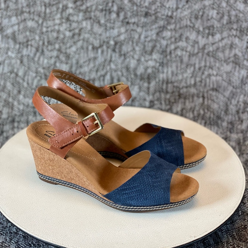 Clarks Wedge Sandal Helio Jet 8.5 Wide